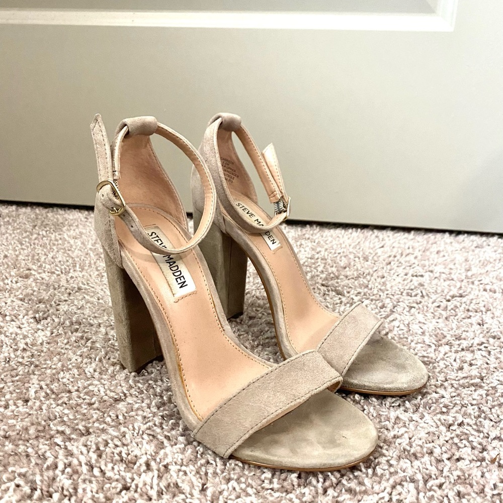 Steve Madden Carrson Heeled Sandal Block Heel in Taupe/Nude Suede, Size 5.5